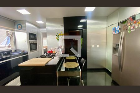 Cozinha de apartamento à venda com 3 quartos, 220m² em Vila da Serra, Nova Lima