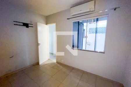 Quarto 2 de apartamento para alugar com 2 quartos, 64m² em Vila Centenário, Duque de Caxias