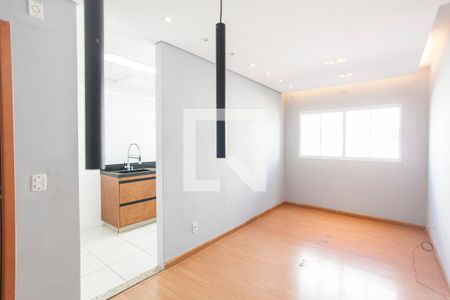 Sala de apartamento para alugar com 2 quartos, 49m² em Jardim Holanda, Uberlândia