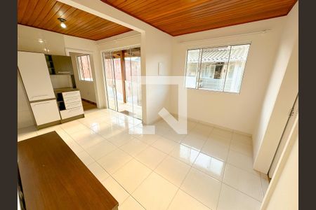 Sala de apartamento para alugar com 2 quartos, 58m² em Ingleses do Rio Vermelho, Florianópolis