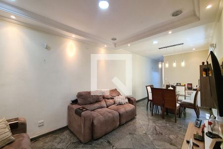 Casa à venda com 261m², 4 quartos e 2 vagasSala