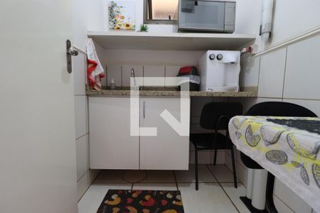 Cozinha de kitnet/studio para alugar com 1 quarto, 24m² em Nova Ribeirânia, Ribeirão Preto