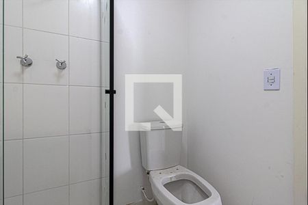 banheiro social_1 de kitnet/studio para alugar com 1 quarto, 33m² em Vila Nair, São Paulo