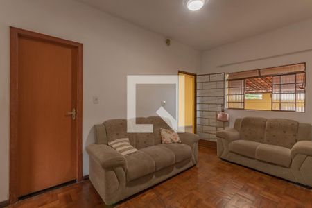 Sala de casa à venda com 3 quartos, 374m² em Rio Branco, Belo Horizonte