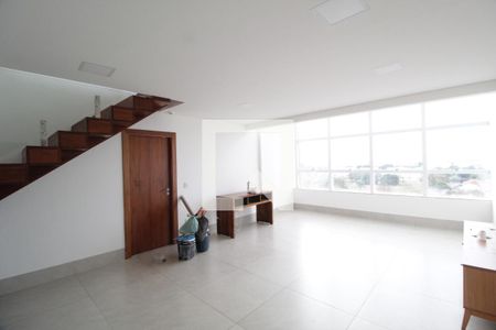 Sala de apartamento para alugar com 4 quartos, 150m² em Jardim das Palmeiras, Uberlândia