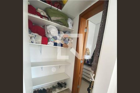 Apartamento à venda com 230m², 3 quartos e 3 vagas Apartamento à venda com 230m², 3 quartos e 3 vagasQuarto