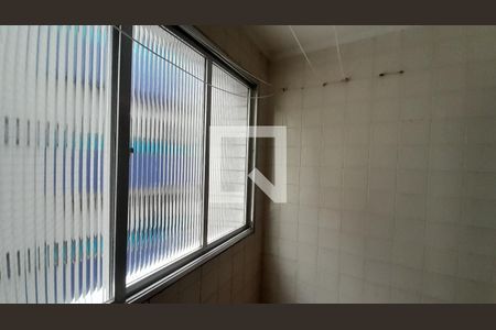 Detalhe da área de serviço de apartamento para alugar com 2 quartos, 92m² em Samambaia, Praia Grande