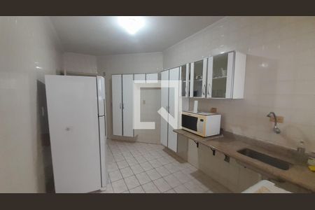 Cozinha de apartamento para alugar com 2 quartos, 92m² em Samambaia, Praia Grande