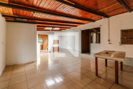 Sala 1 de casa para alugar com 3 quartos, 75m² em Vila Nova, Porto Alegre