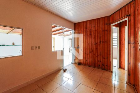 Sala 2 de casa para alugar com 3 quartos, 75m² em Vila Nova, Porto Alegre