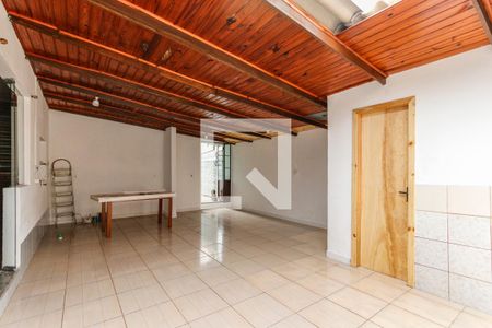 Sala 1 de casa para alugar com 3 quartos, 75m² em Vila Nova, Porto Alegre