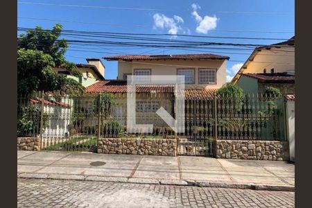 Casa à venda com 4 quartos, 411m² em Gardênia Azul, Rio de Janeiro