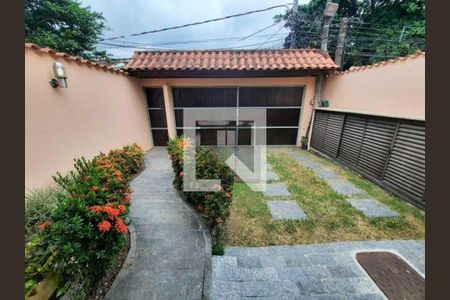 Casa de condomínio à venda com 119m², 3 quartos e 2 vagas