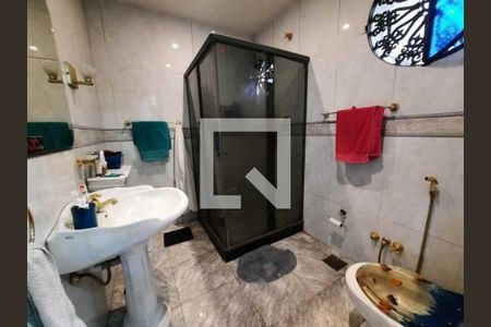 Casa à venda com 226m², 4 quartos e 2 vagas