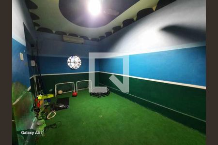 Casa à venda com 226m², 4 quartos e 2 vagas