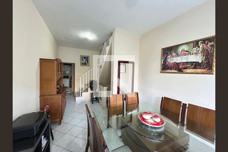 Casa à venda com 182m², 5 quartos e 1 vagaSala