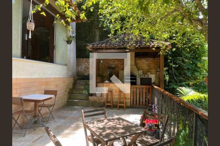 Casa à venda com 4 quartos, 140m² em Cosme Velho, Rio de Janeiro