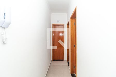 Corredor de apartamento para alugar com 2 quartos, 40m² em Vila Granada, São Paulo