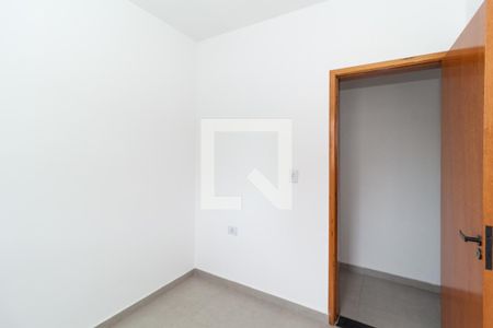 Quarto 1 de apartamento para alugar com 2 quartos, 40m² em Vila Granada, São Paulo