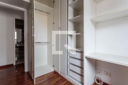 Quarto 1 de apartamento para alugar com 3 quartos, 77m² em Vila Olímpia, São Paulo