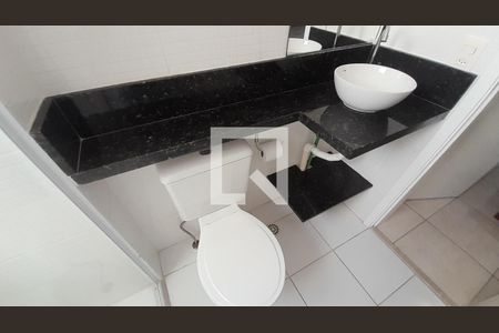 Banheiro de apartamento para alugar com 3 quartos, 75m² em Ocian, Praia Grande