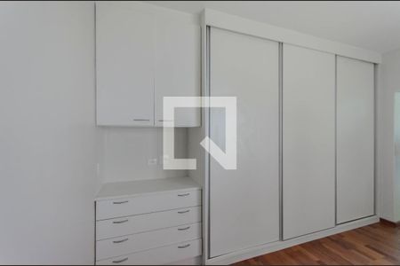 Quarto de casa para alugar com 3 quartos, 210m² em Vila Deodoro, São Paulo