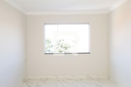 Sala de apartamento à venda com 2 quartos, 45m² em Piratininga (Venda Nova), Belo Horizonte