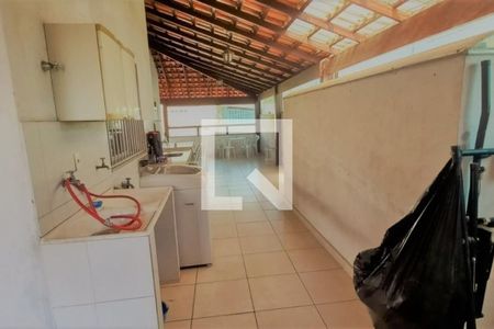 Casa à venda com 6 quartos, 320m² em Nova Floresta, Belo Horizonte