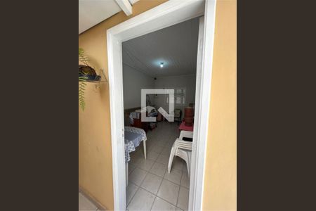 Casa à venda com 3 quartos, 150m² em Vila Nivi, São Paulo