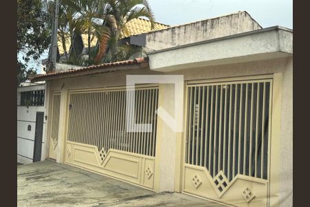 Casa à venda com 340m², 6 quartos e 3 vagas Casa à venda com 340m², 6 quartos e 3 vagasFachada