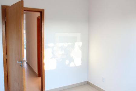 Quarto 02 de casa de condomínio para alugar com 3 quartos, 90m² em Jardim Nova Esperanca, Goiânia