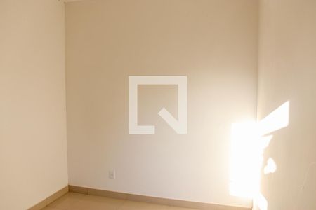 Quarto 01 de casa de condomínio para alugar com 3 quartos, 90m² em Jardim Nova Esperanca, Goiânia