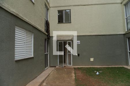 Fachada do bloco de apartamento para alugar com 2 quartos, 44m² em Icaivera, Contagem