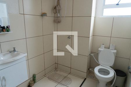 Banheiro de apartamento para alugar com 2 quartos, 44m² em Icaivera, Contagem