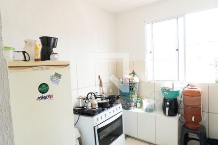 cozinha de apartamento para alugar com 2 quartos, 44m² em Icaivera, Contagem