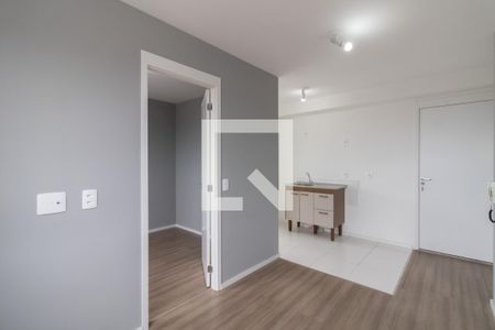 Sala de apartamento para alugar com 2 quartos, 36m² em Vila das Bandeiras, Guarulhos