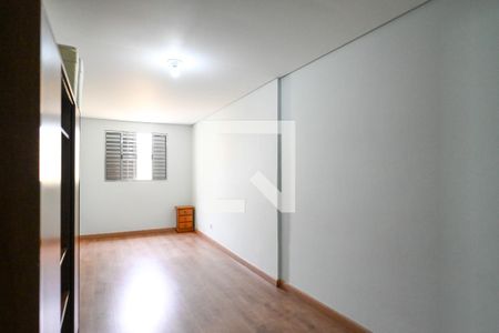 Quarto 2 de casa à venda com 3 quartos, 100m² em Parque Bristol, São Paulo