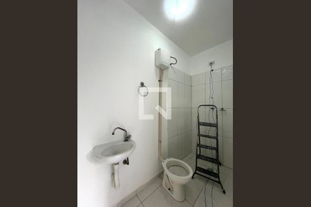 Banheiro de casa para alugar com 1 quarto, 18m² em Parque Jabaquara, São Paulo