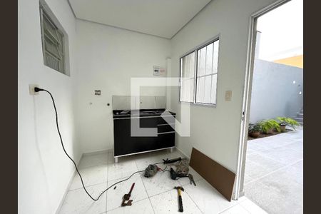 Cozinha de casa para alugar com 1 quarto, 18m² em Parque Jabaquara, São Paulo