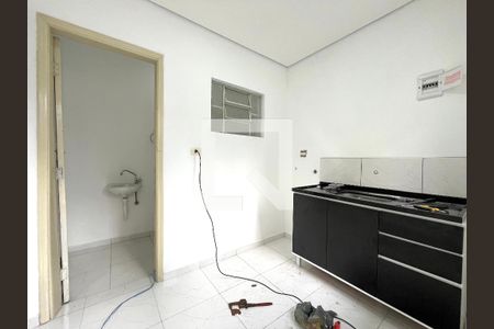 Cozinha de casa para alugar com 1 quarto, 18m² em Parque Jabaquara, São Paulo