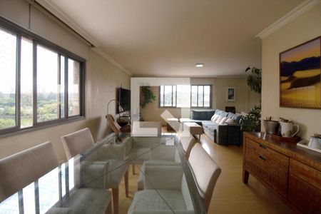 Sala de apartamento para alugar com 4 quartos, 198m² em Jardim Europa, São Paulo