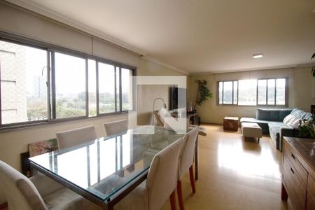 Sala de apartamento para alugar com 4 quartos, 198m² em Jardim Europa, São Paulo