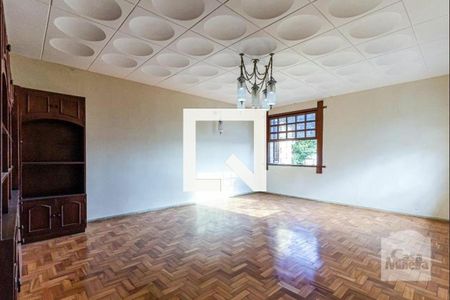 Sala de casa à venda com 4 quartos, 255m² em Grajaú, Belo Horizonte