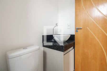 Banheiro de kitnet/studio para alugar com 1 quarto, 24m² em Vila Gomes Cardim, São Paulo