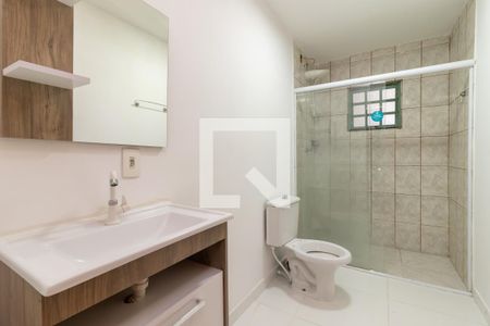 Banheiro de casa para alugar com 1 quarto, 50m² em Vila Santa Maria, São Paulo