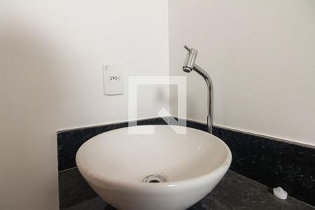 Banheiro  de kitnet/studio para alugar com 1 quarto, 24m² em Vila Gomes Cardim, São Paulo