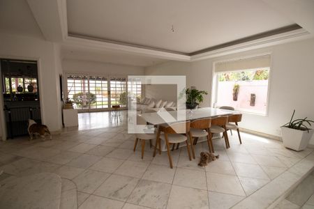 Sala de casa de condomínio à venda com 4 quartos, 520m² em Barra da Tijuca, Rio de Janeiro