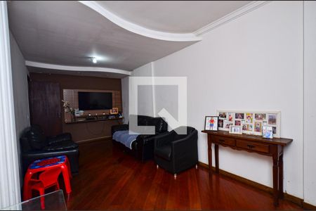 Sala  de apartamento à venda com 4 quartos, 117m² em Sagrada Família, Belo Horizonte