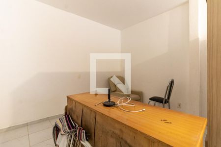 Sala/Quarto de casa para alugar com 1 quarto, 30m² em Vila Gumercindo, São Paulo