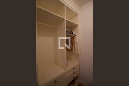 Closet da suíte de apartamento à venda com 4 quartos, 178m² em Jardim Paulistano, São Paulo